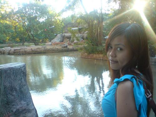 me at zoo - iam at zoo