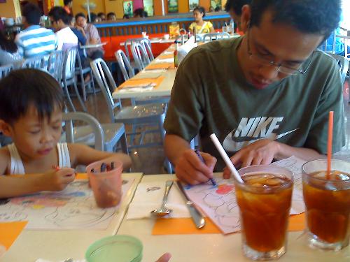 Dinning out with kids - WE love dinning out with kids and feel guilty without them 