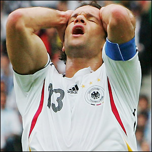 ballack - During his time with Bayern, Michael Ballack managed to win two 'doubles' (league and cup) but had less success in Champions League than with Leverkusen.   In 2006, however, after a less fortunate season for Bayern, in which the supporters of the team turned against them and especially against Ballack (whom they now thought of as a simple mercenary), he signed for Chelsea FC in what was one of the most meditated transfers of the year.
