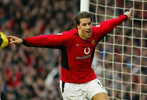 nistelrooy - fter scoring his first goal for PSV against Heerenveen, Ruud ended his first season in Eindhoven, 1998/99, as top scorer in the Dutch League with 31 goals. He made his international debut on 18 November 1998 in a 1-1 draw with Germany, and finished second in the European Golden Boot rankings. Not surprisingly, he was voted Dutch Player of the Year by his fellow professionals.