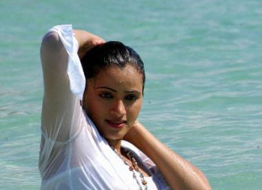 beautiful navneet kaur.. - indian model in wet look..