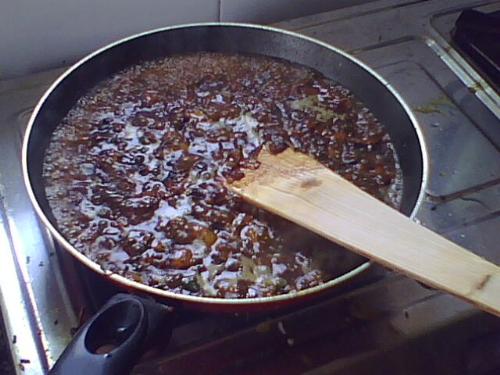 Non Stick Pans are Used by Modern Generation in Ou - Non Stick pans though they are old, they have come into more use in recent years!