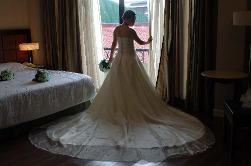 silohette bride - fab bride pics