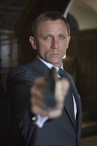 Daniel Craig: 'I am open to Bollywood offers' - Daniel Craig: 'I am open to Bollywood offers'  'I am open to offers from India but unfortunately till now nothing has been put across me by the film fraternity of India,' Craig told PTI in an email interview.