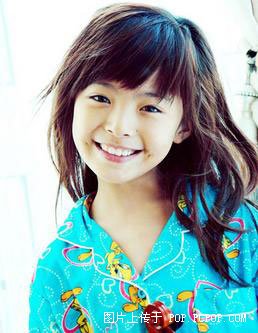 Beautiful Angle - Well, this photo is a very beautiful Chinese girl. This one is her life images. A young face which is full of smiles. Okey, only one purpose just making each friend in mylot be happy.