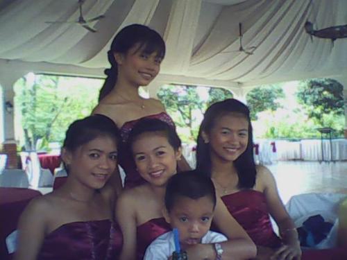 sweet sweet love - a friend at my left, my cousin and my sister with my niece
