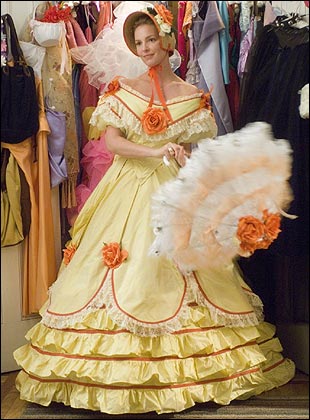 Wedding dresses... - This one is one of the ugly ones! I am seriously wondering if the weddings in the US really makes the entourage of the bride wear dresses like these!