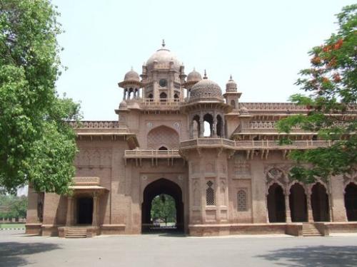 The Great Aitchison College Lahore Pakistan - My College,the place from where I teach every lesson of life