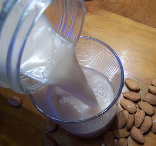 milk - milk tasty with almond paste