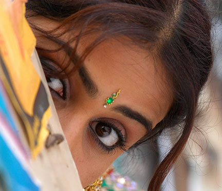 women behind veil - should women remain behind the veil anymore?
