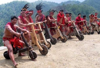 Wooden Bikes at Banaue Philippines - These wooden bicycles are ridden in the Banaue region of the Philippines. During an annual festival celebrating the culture of the regional tribes, wooden bikes are raced by participants in native costume. Notice the cool foot-activated brakes. These photos are from the Flickr pool of Harry Palangchao.    - http://www.kk.org/streetuse/archives/2008/05/wooden_bikes.php