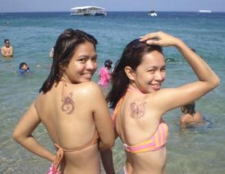 henna tattoo - When my friends and I went to a beach (Puerto Galera) in Occidental, Mindoro, Philippines, we had henna tattoos which we displayed proudly.