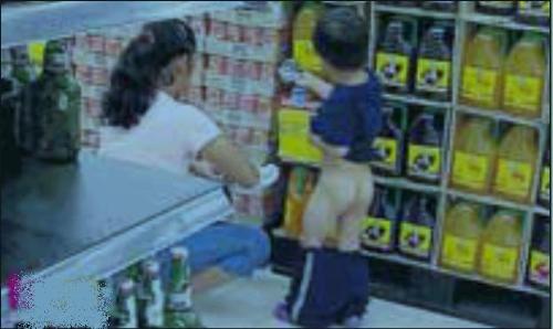 Peeing into a bag near food! - Maid turns supermart into toilet for child.