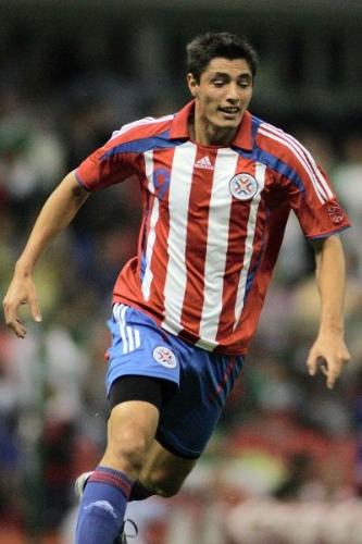 Oscar Cardozo - Oscar Cardozo, Paraguay and Benfica's Striker.Excelent left foot.Very good in aerial challenges, and a great free kick taker. In his first season scored 22 goals when he promised 20. This season promised 25 and already got 4. Now its just a countdown.