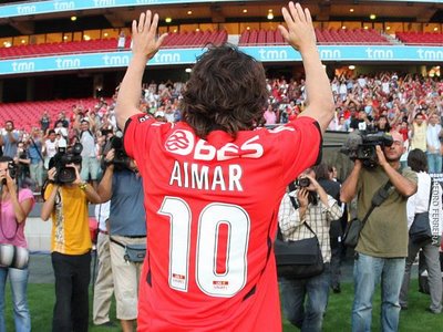 Pablo Aimar, the new 10 - The New number 10 of Benfica, the argentinian Star Pablo Aimar. When the arrival at the Stadium of Light(Estadio da Luz).