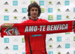 Pablo Aimar - Pablo aimar at the official Statement of the announcing of being the New benfica Player.
