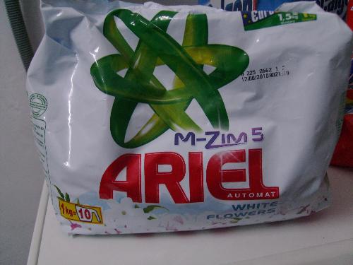 Ariel detergent bag - This is the normal detergent my mother uses for laundry in her washing machine.