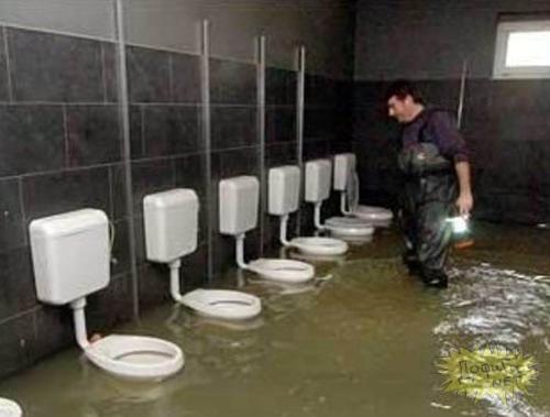 Dont Complain About your JOB1 - What do you think about this guy who is dedicated to do his Job?