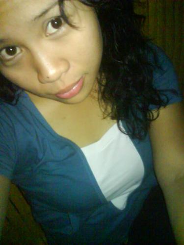 c: - amorita in a culy hair look..hahah