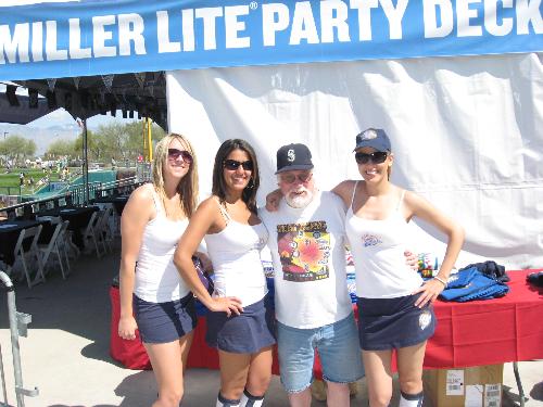 Livin Da Dream - Spring training in Arizona. I go for baseball's spring training every year, I mean can you really blame me. You think I had fun?