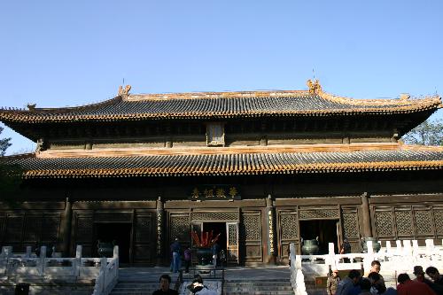 Beihai Park - the building in Beihai Park