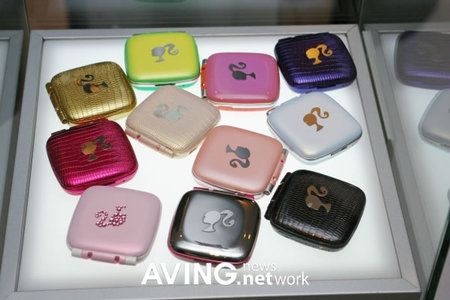 trendy mp3 players. - Next possible gift for ur little daughter. The barbie mp3 players.