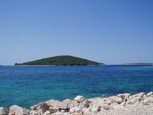 this is croatia - Have you been to Croatia, its great here, chech out;o) on this photo i photographed a beach, and sea i like natur so much, sea even more.