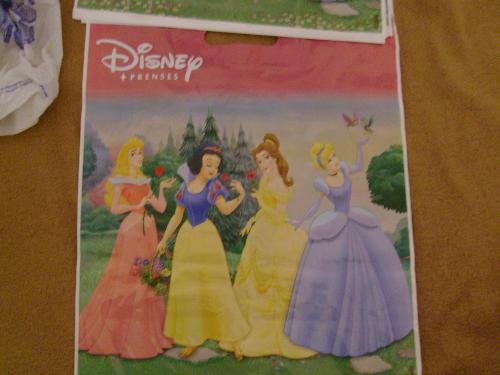 Disney Princess Bag - This is a very cheap yet quality bag that i just bought today featuring 4 Disney Princesses - Belle, Aurora, Cinderella and Snow White
