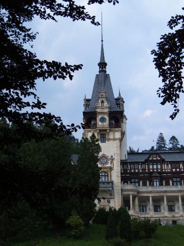 Peles Castle - Today an hystorical monument, Peles Castle is a Neo-Renaissance castle place in an idyllic setting in the Carpathian Mountains, near Sinaia. The castle was built between 1873-1883 by King Carol I of Romania.