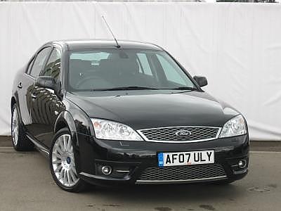 Black Ford mondeo - A photograph of a Black Ford Mondeo. The same as my old one.