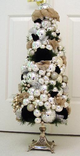 Topiary  - Christmas Topiary