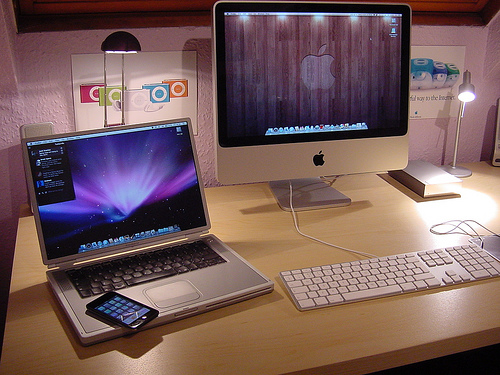 Apple Computers - Apple Computers and Laptop