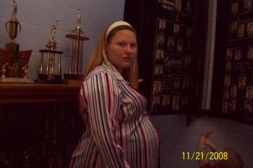 Very pregnant aarika - This is aarika pregnant with my granddaughter Sophia Joliegh