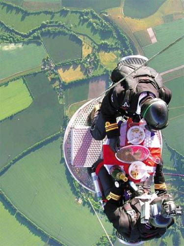 Meal in the sky  - Amazing job they are doing there lunch in the sky .........