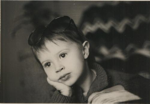 lucas - black and white possed photo of lucas at 3 years old