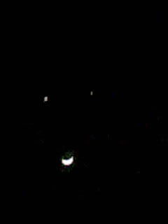 Smiley Moonie - This was last monday night, December 1. The moon, the planets Jupiter and Venus. Beautiful isn't it? At times of darkness, heaven is still giving a promise, a pretty smile for hopes and dreams!