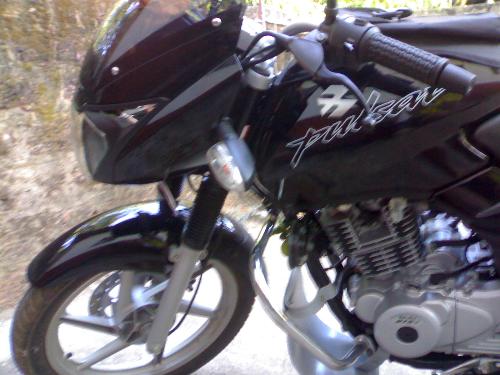 bajaj pulsar 150 - bajaj pulsar 150 dts-i.. bajaj introduced the digital twin spark for the firt time in the world... its been a long road for the bajaj industry.. pulsar was a revolution in this series...