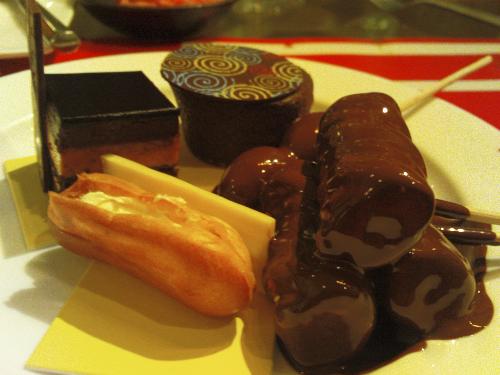 My kind of dessert... - Had this at a buffet:) Wouldn't mind having it again:)
