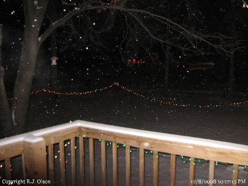 Monday Evening SNowstorm - The start of a 5 inch snow fall here in Minnesota.