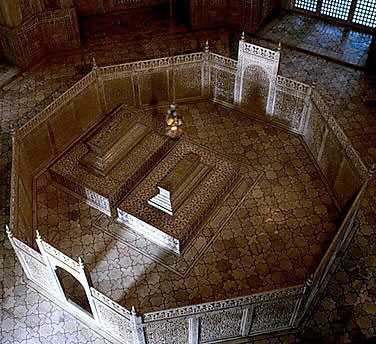 these are the graves of shah jahan and mumtaj in t - graves of shahjahan and mumtaj in tajmahal,symbol of love