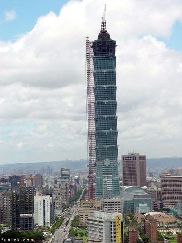 World's tallest building  - World's tallest building - its not petronas anymore - Taipei Towers in Taiwan