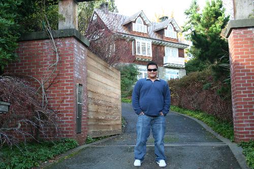 Me@KCsEstate - A picture of me standing in front of Kurt Cobain's Estate.