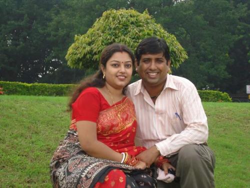 bengali lady.. - in sweet red..