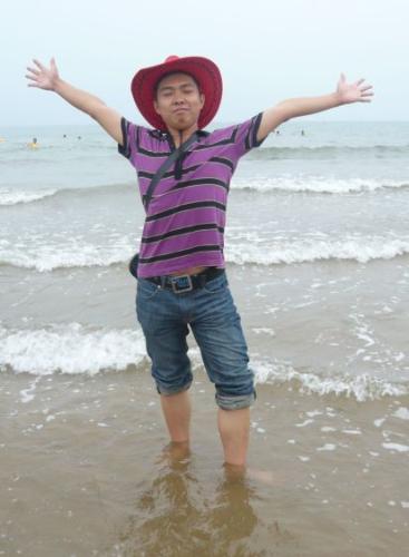 one of my elder cousins - He is now working in a city of Shangdong province.He is a sales manager.He is always excellent and a good example to me.