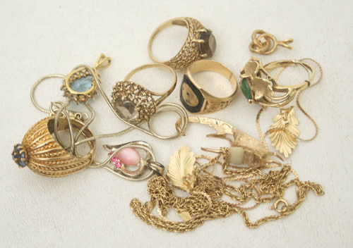 silver and gold jewelries - jewelries