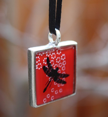 Dragonfly Pendant - Made with resin and an original image of a dragonfly.