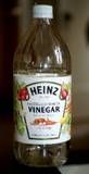 Heinz white vinegar - This is a picture of Heinz brand white vinegar which can be bought at grocery stores everywhere.