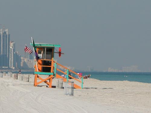 Miami beech - A typical picture of Miami beach.. All that is missing is someone from bay watch haha