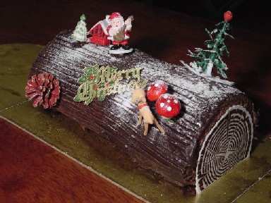 christmas log cake - christmas log cake that i see everywhere :)