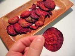 Roasted beet chips - Ready to eat roasted beet root chips.